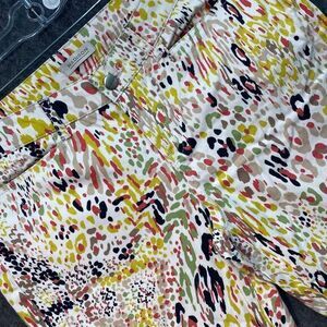 Madison Women's 4 Brushstroke Abstract Animal Print Cropped Pants‎